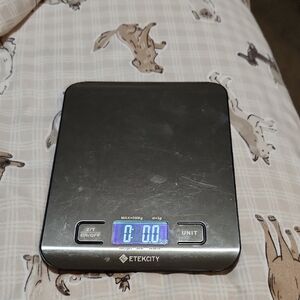 Etekcity Digital Kitchen Scale in Black